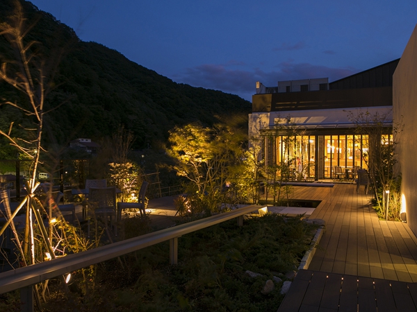 屋上庭園　水のテラス